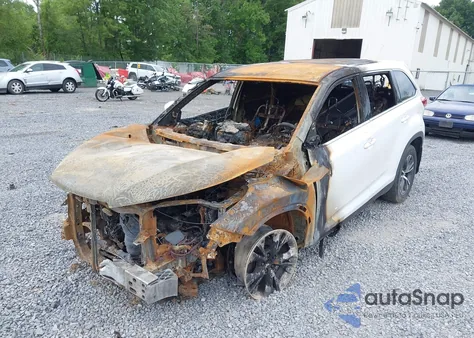 2019 Toyota Highlander Le из США, поврежденный, VIN 5TDBZRFH8KS955063